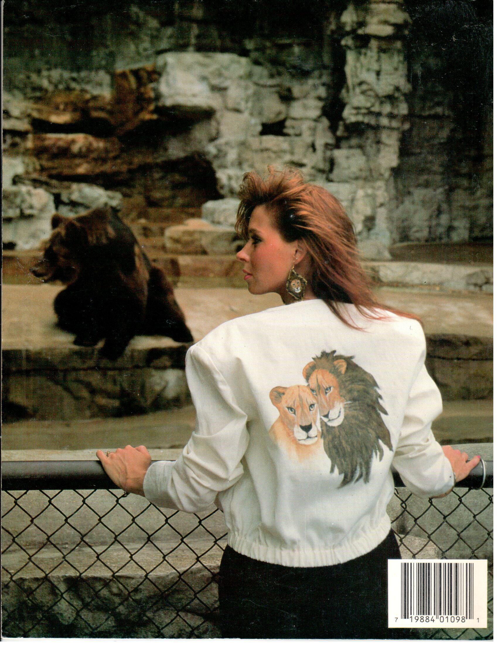 CLEARANCE: A Day At The Zoo - Sue Callahan