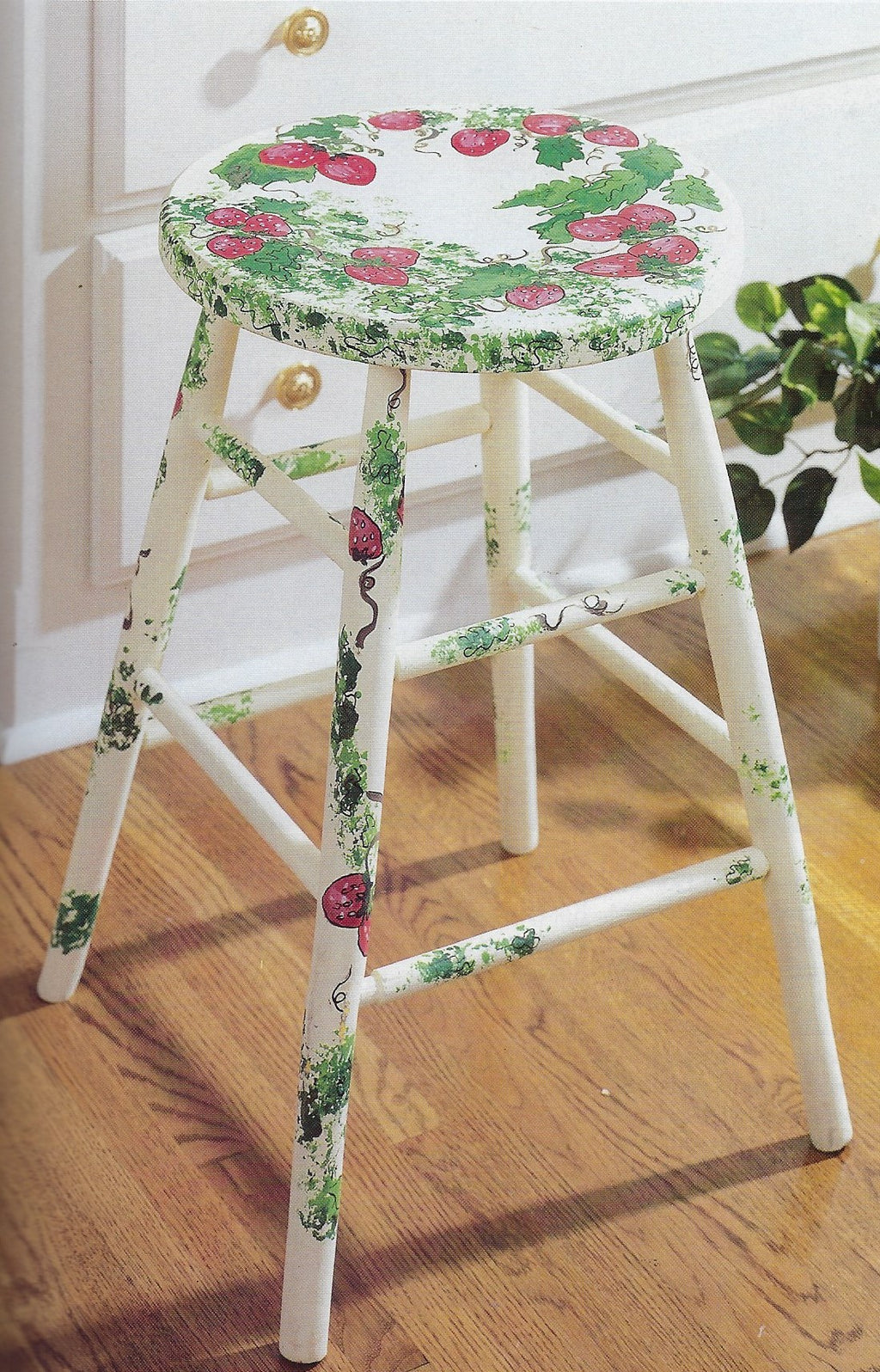 Painted Furniture - Leisure Arts