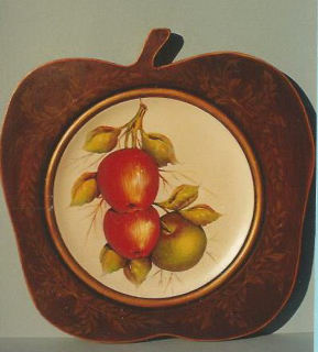 Apple Time Apple Plate - Carolyn Phillips