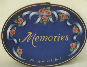 Memories Box - Susie Wolfe - OOP